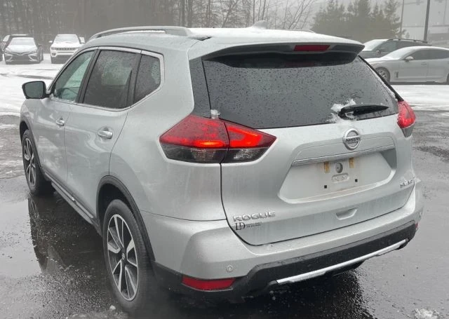 2019 Nissan Rogue - Image 2 of 10