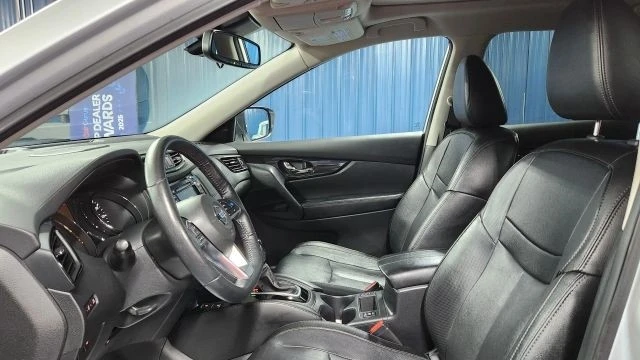2019 Nissan Rogue - Image 7 of 12