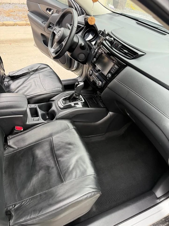 2019 Nissan Rogue - Image 7 of 9