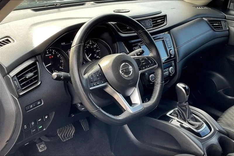 2019 Nissan Rogue - Image 11 of 12