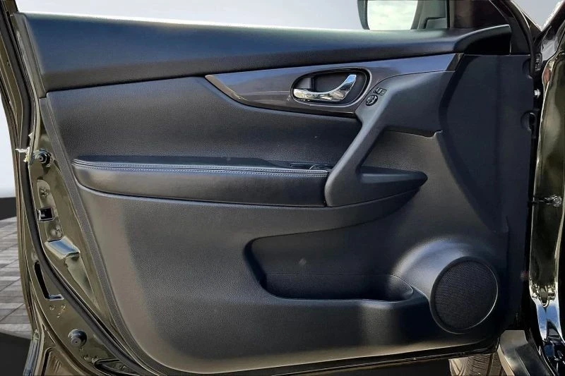2019 Nissan Rogue - Image 9 of 12