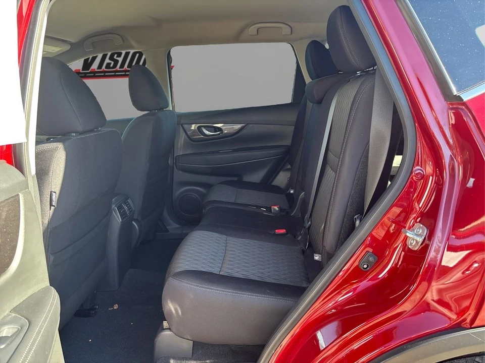 2019 Nissan Rogue - Image 10 of 12