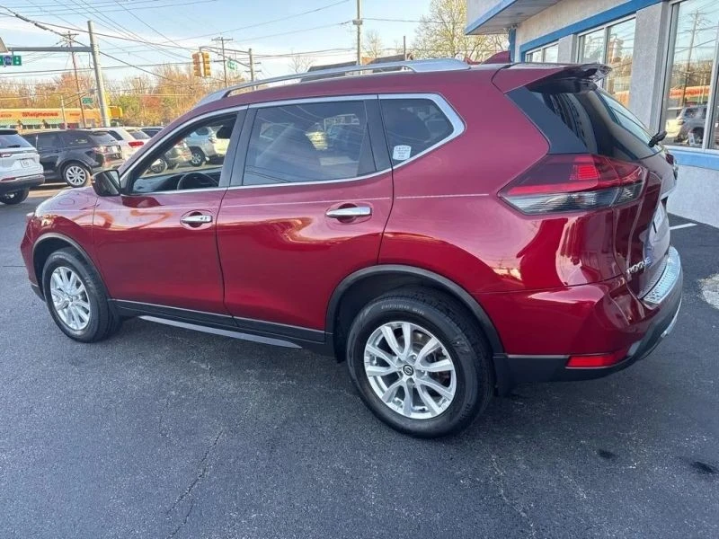 2019 Nissan Rogue - Image 6 of 12