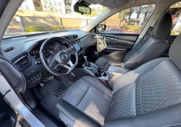 2019 Nissan Rogue - Image 7 of 9