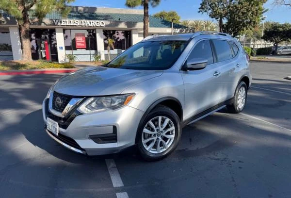 2019 Nissan Rogue - Image 2 of 9