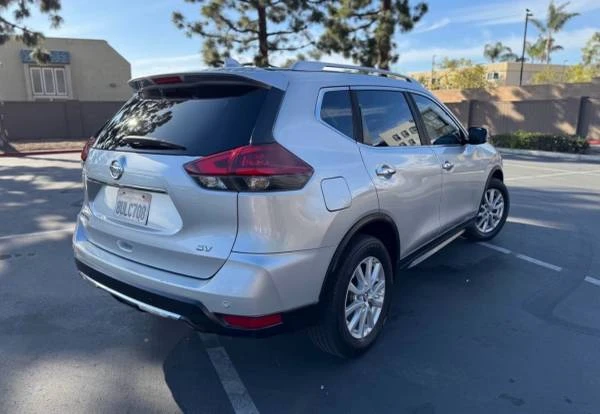 2019 Nissan Rogue - Image 4 of 9