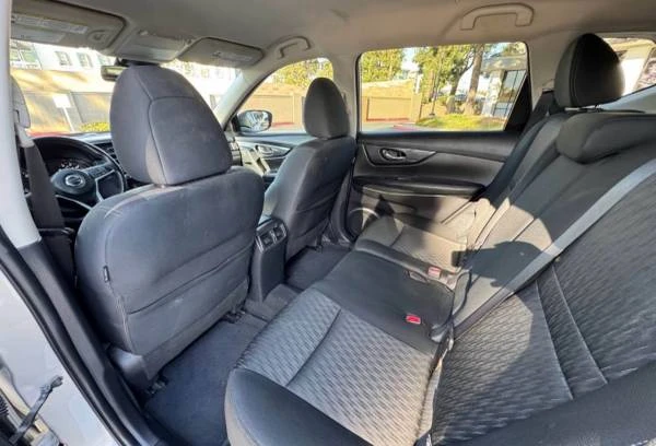 2019 Nissan Rogue - Image 8 of 9