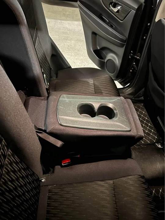 2019 Nissan Rogue - Image 10 of 11