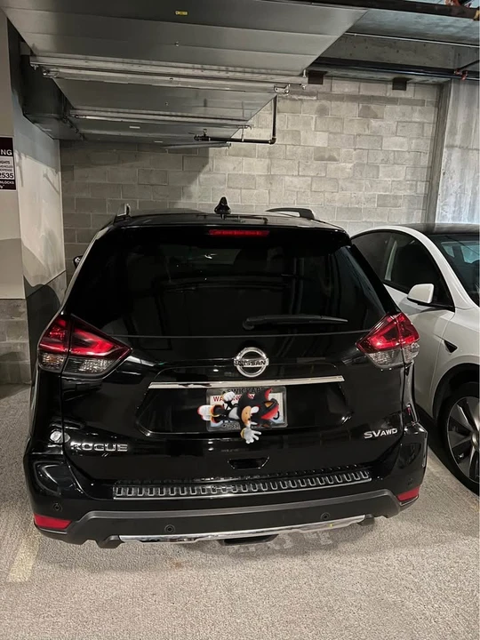 2019 Nissan Rogue - Image 2 of 11