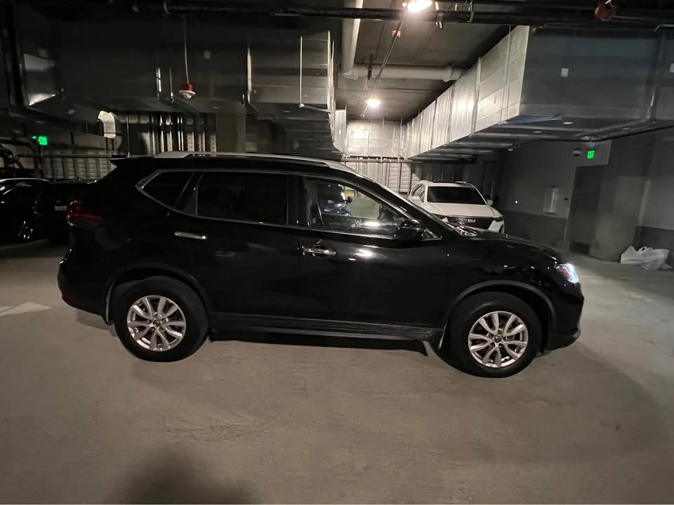 2019 Nissan Rogue - Image 4 of 11