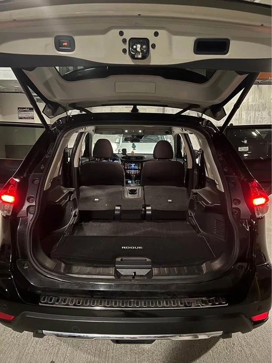2019 Nissan Rogue - Image 9 of 11