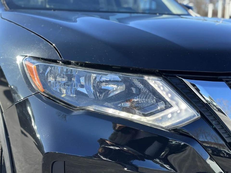 2019 Nissan Rogue - Image 4 of 21