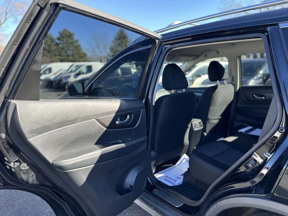 2019 Nissan Rogue - Image 7 of 21
