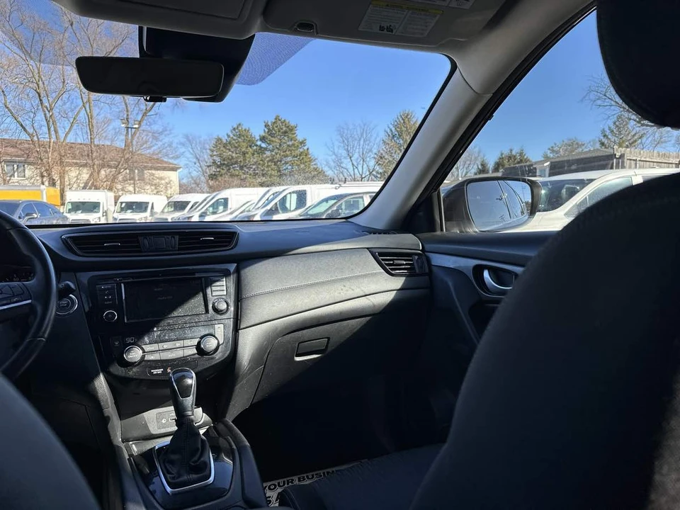 2019 Nissan Rogue - Image 11 of 21