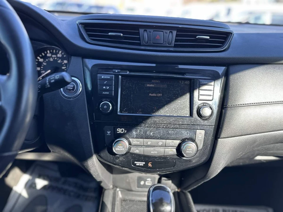 2019 Nissan Rogue - Image 16 of 21
