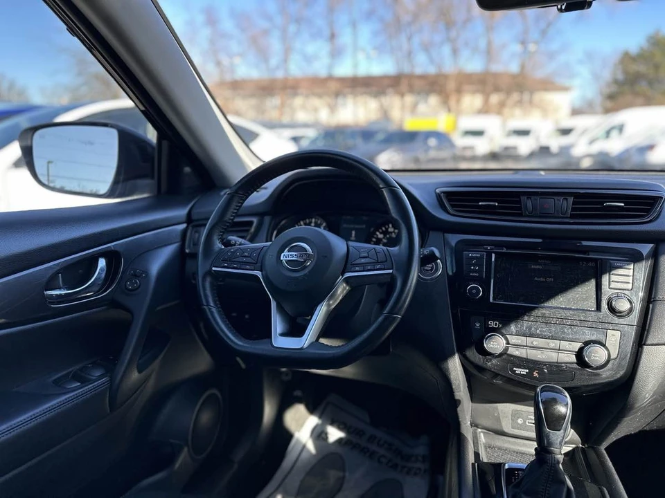 2019 Nissan Rogue - Image 15 of 21