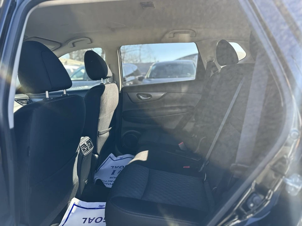 2019 Nissan Rogue - Image 8 of 21