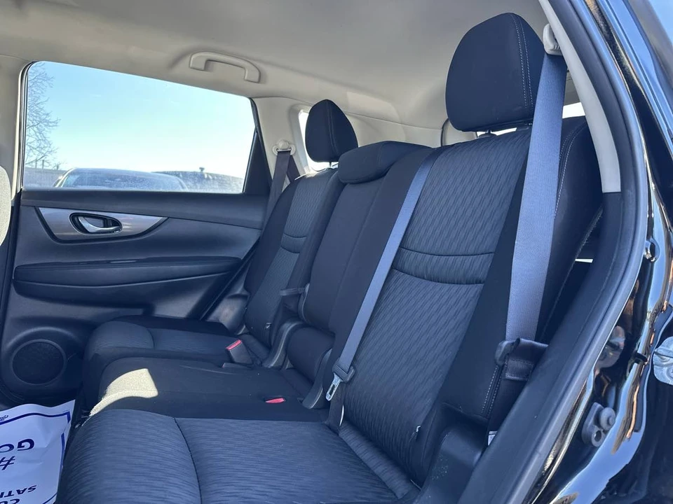 2019 Nissan Rogue - Image 9 of 21