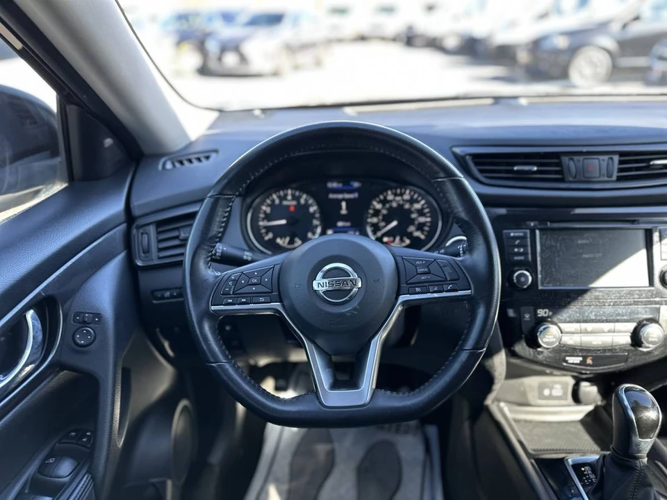 2019 Nissan Rogue - Image 17 of 21