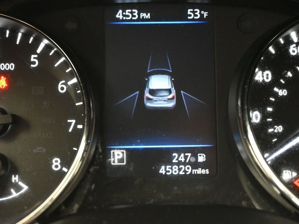 2019 Nissan Rogue - Image 16 of 21