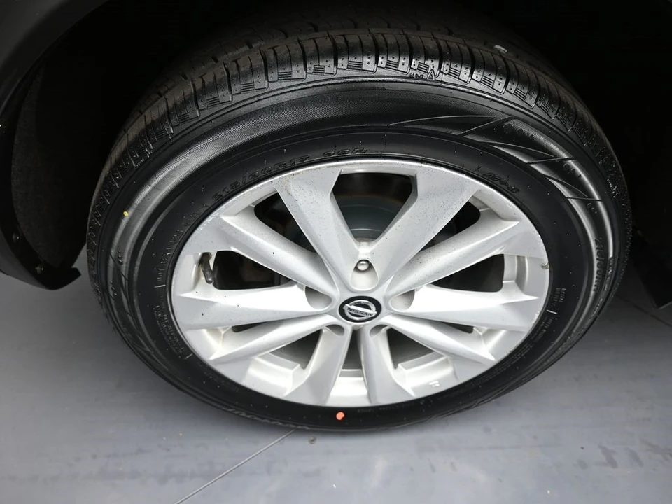 2019 Nissan Rogue - Image 12 of 21