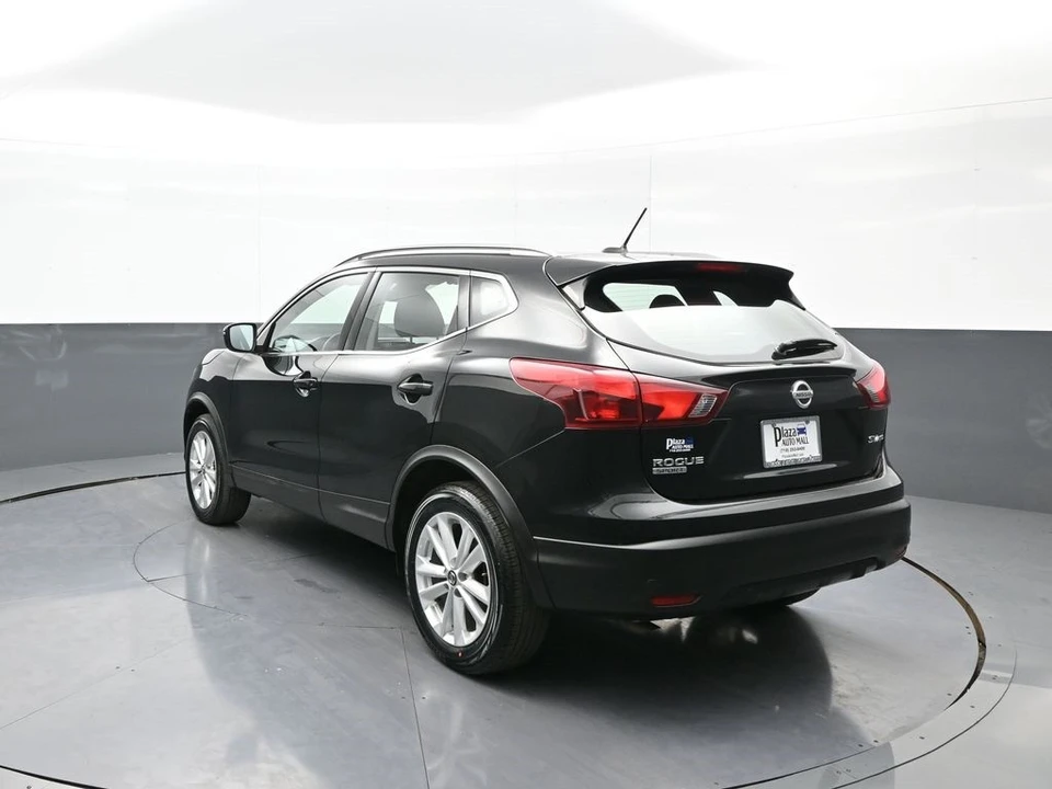 2019 Nissan Rogue - Image 8 of 21
