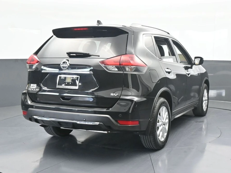 2019 Nissan Rogue - Image 5 of 12