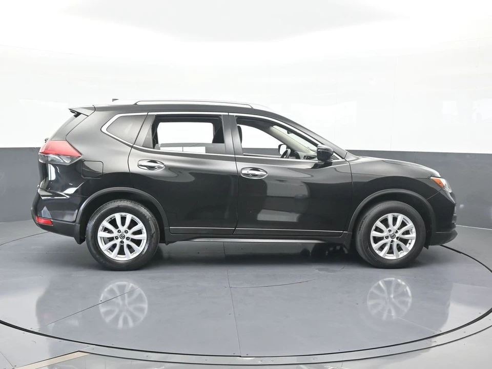 2019 Nissan Rogue - Image 7 of 12