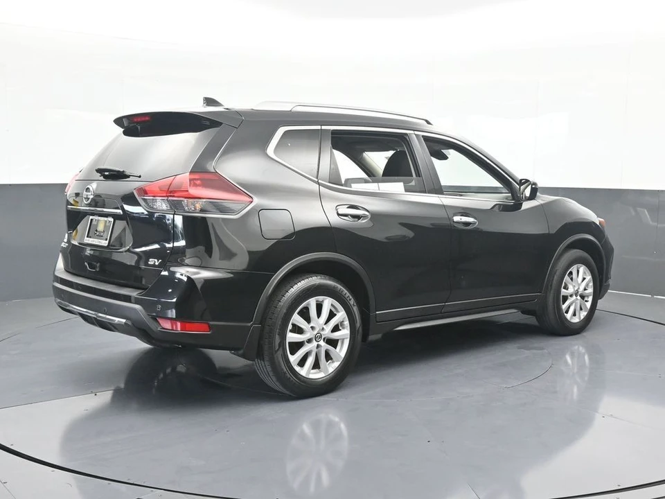 2019 Nissan Rogue - Image 6 of 12