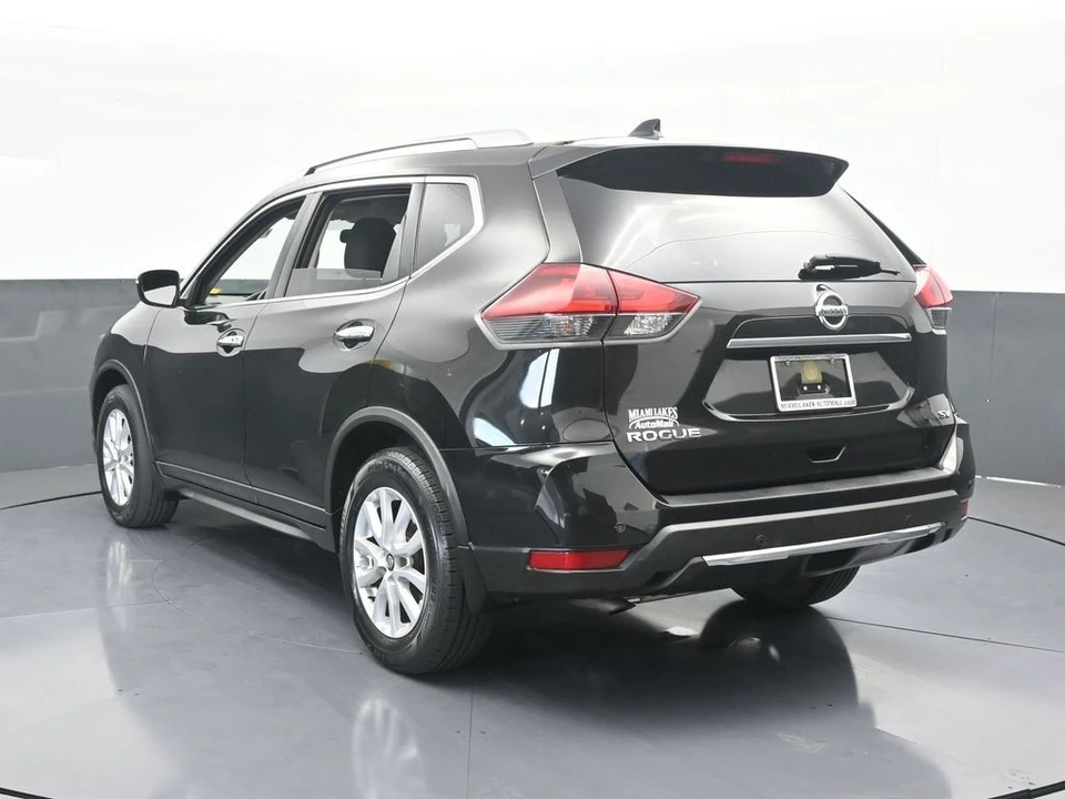 2019 Nissan Rogue - Image 4 of 12