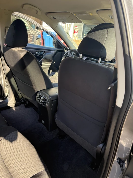 2019 Nissan Rogue - Image 14 of 21