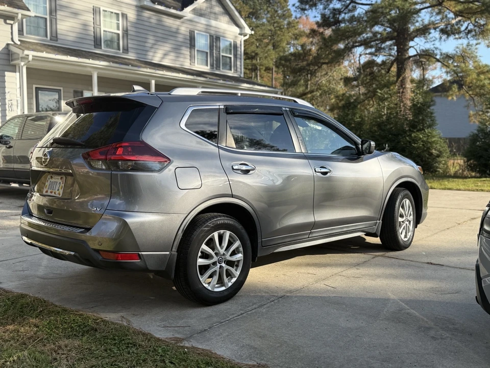2019 Nissan Rogue - Image 9 of 21
