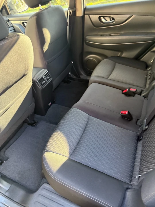 2019 Nissan Rogue - Image 20 of 21
