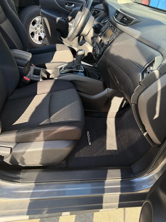 2019 Nissan Rogue - Image 15 of 21