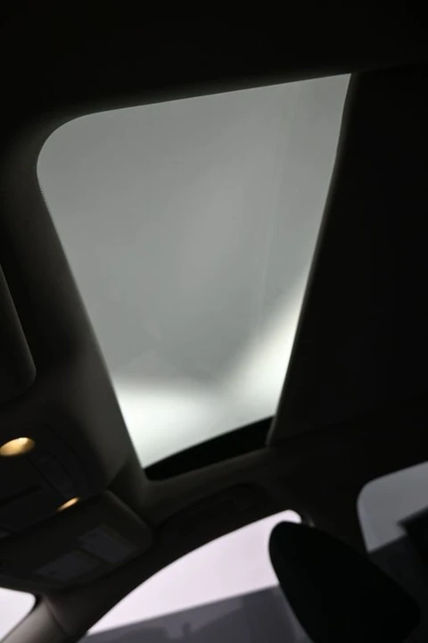 2019 Nissan Rogue - Image 18 of 21