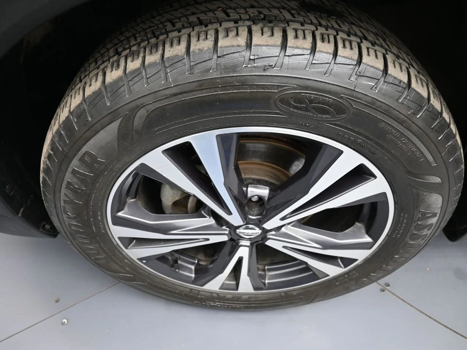 2019 Nissan Rogue - Image 14 of 21