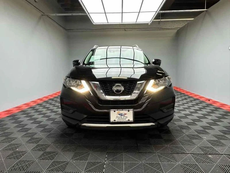2019 Nissan Rogue - Image 2 of 12