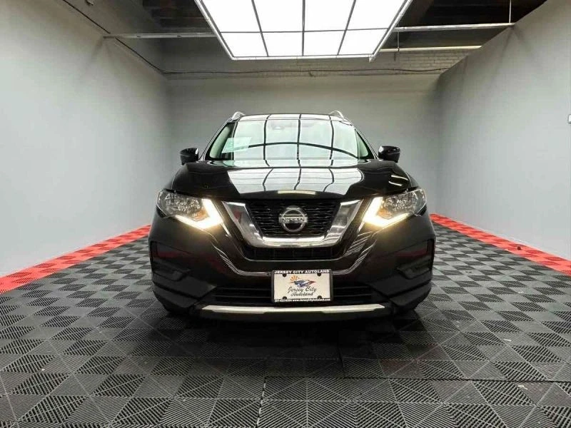 2019 Nissan Rogue - Image 2 of 12