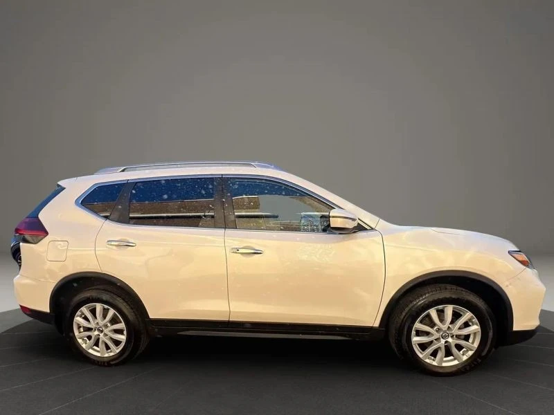 2019 Nissan Rogue - Image 4 of 12