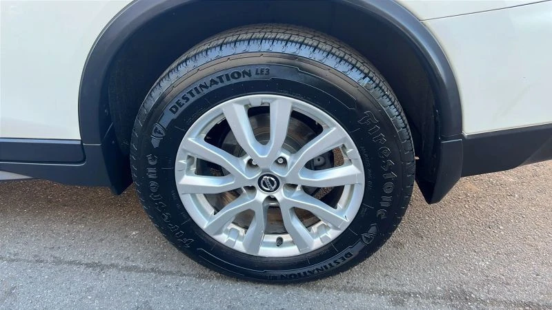 2019 Nissan Rogue - Image 11 of 12