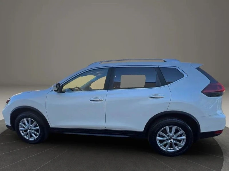 2019 Nissan Rogue - Image 8 of 12