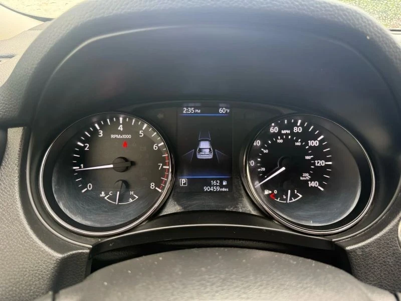 2019 Nissan Rogue - Image 10 of 12