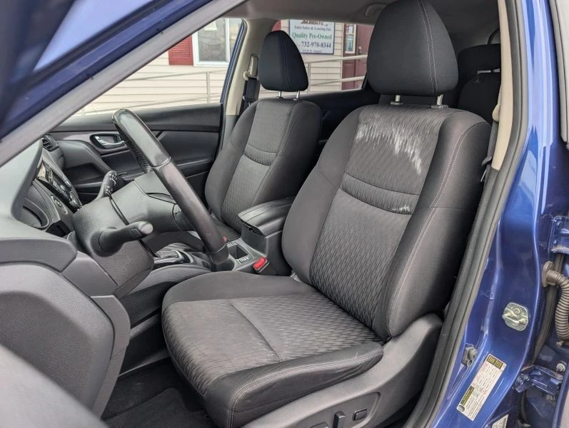 2019 Nissan Rogue - Image 9 of 12