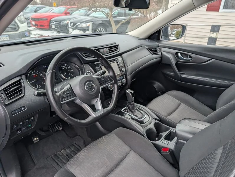 2019 Nissan Rogue - Image 8 of 12