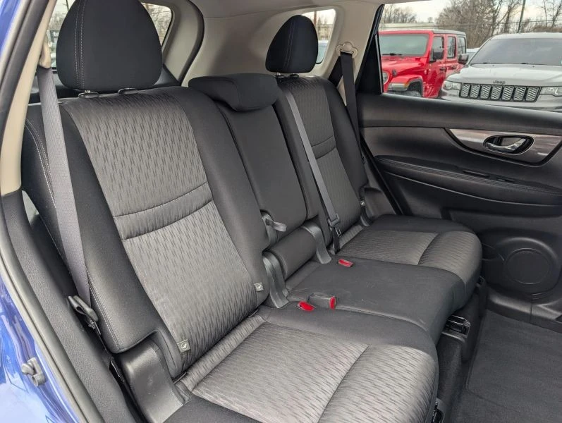 2019 Nissan Rogue - Image 11 of 12