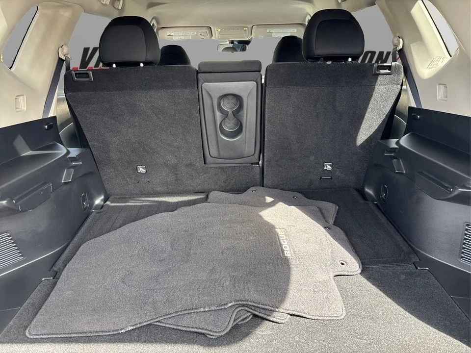 2019 Nissan Rogue - Image 10 of 12