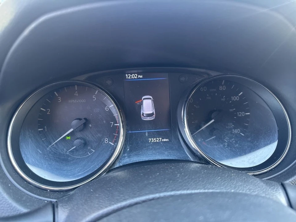 2019 Nissan Rogue - Image 9 of 12