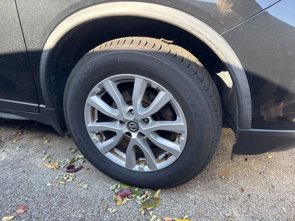 2019 Nissan Rogue - Image 5 of 12