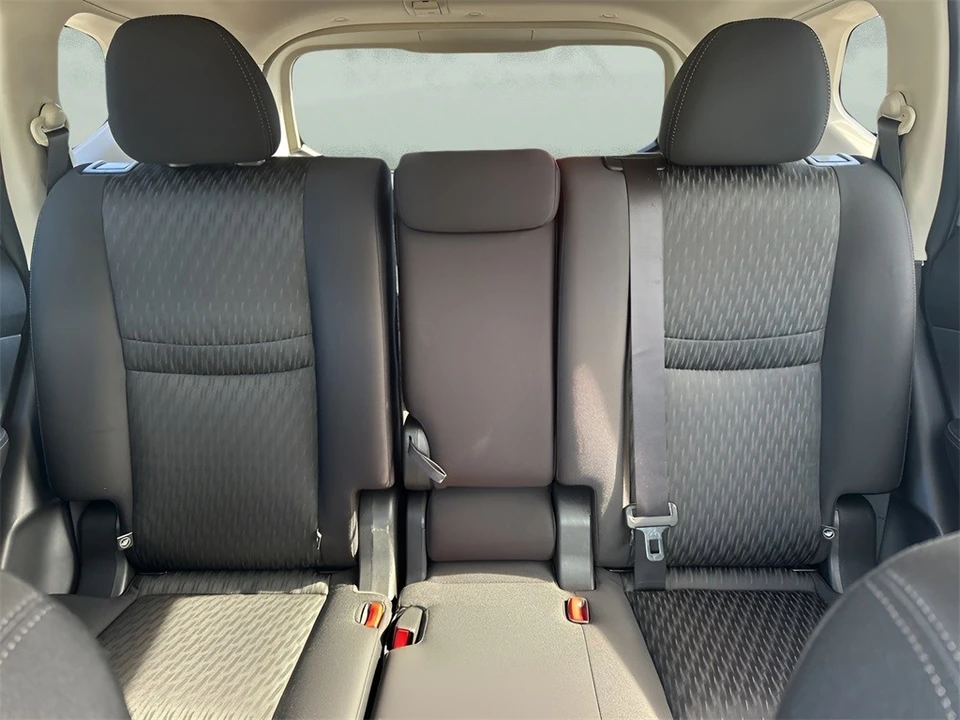 2019 Nissan Rogue - Image 11 of 12