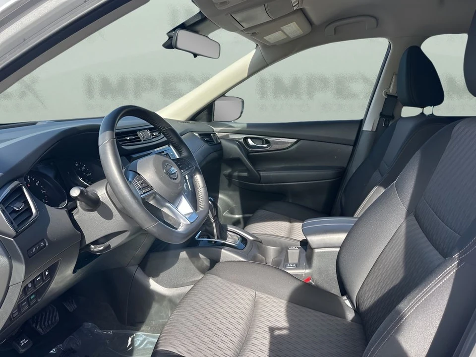 2019 Nissan Rogue - Image 9 of 12